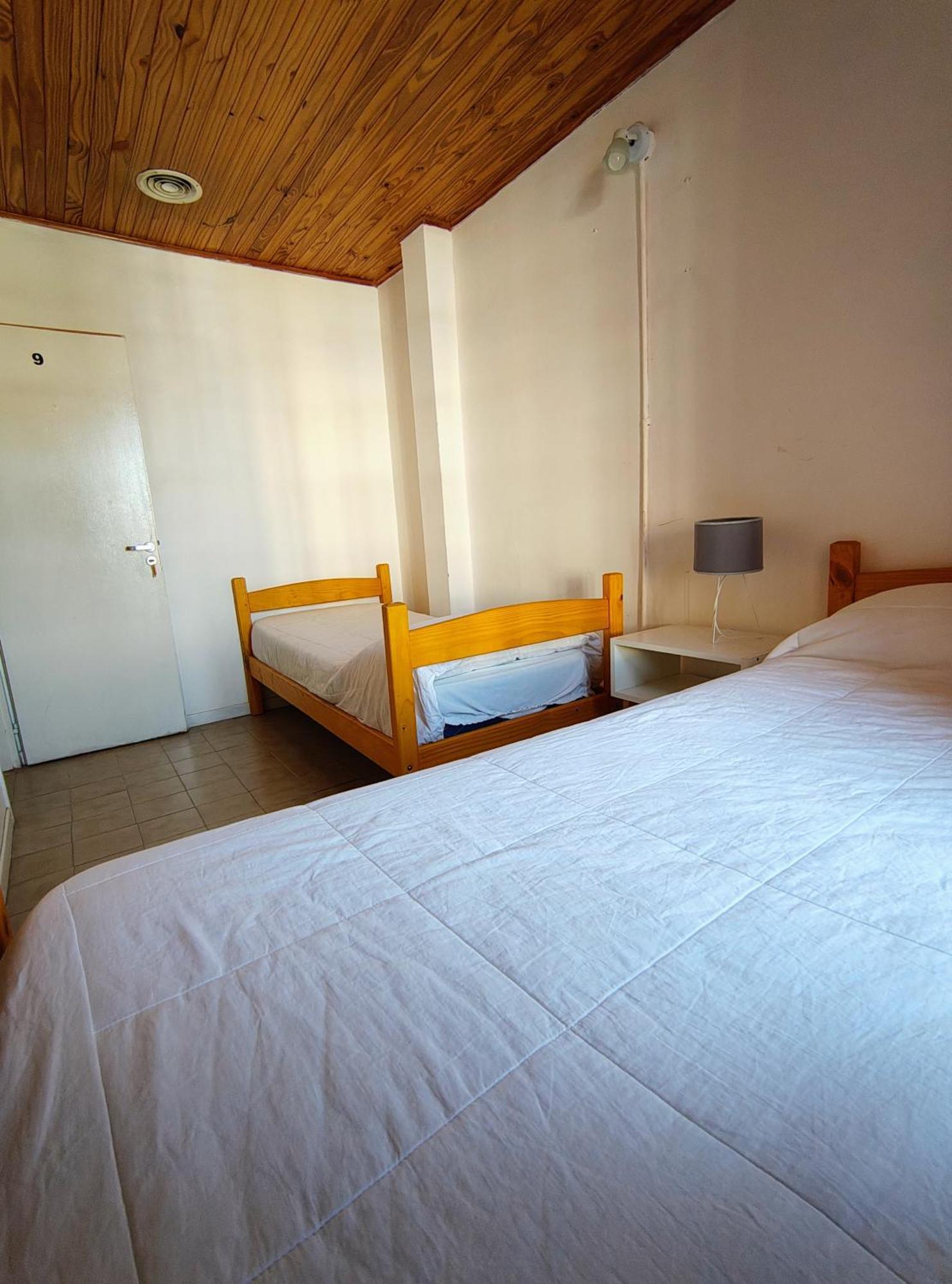 El Faro Hostel Пуэрто-Мадрин Экстерьер фото